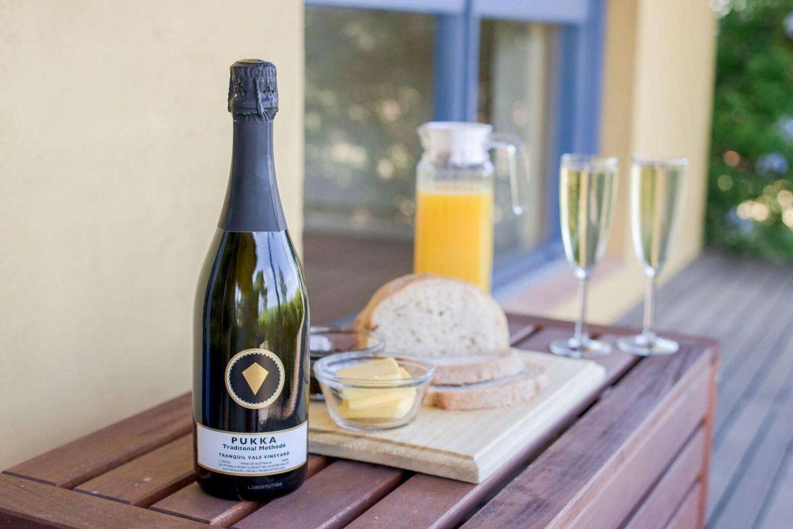 ホテル Tranquil Vale Vineyard Luskintyre エクステリア 写真