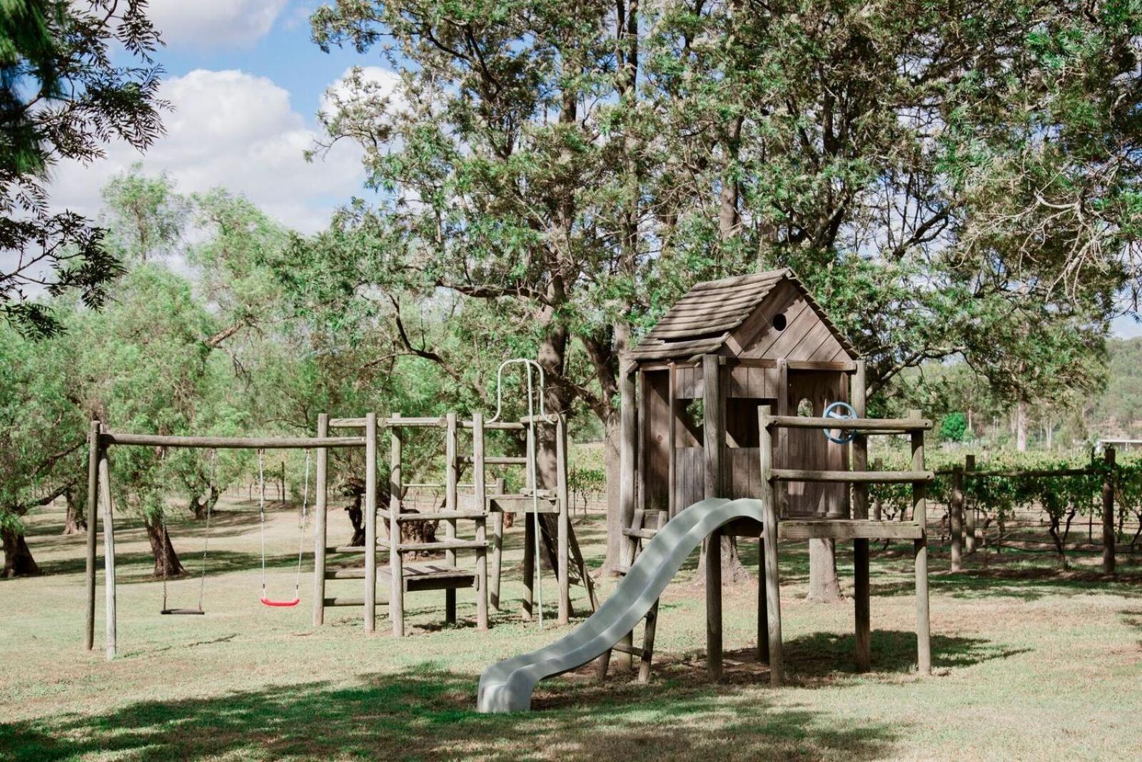 ホテル Tranquil Vale Vineyard Luskintyre エクステリア 写真